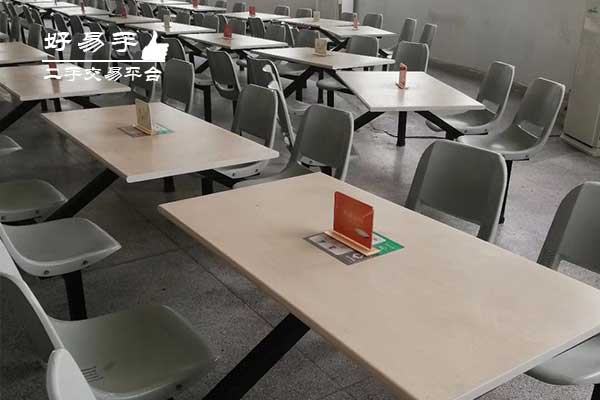 东莞凤岗工厂食堂餐桌回收现场图片二