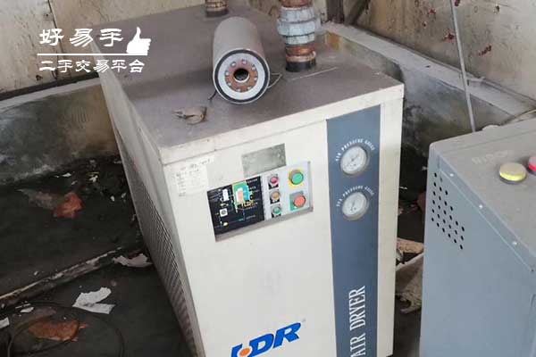 东莞寮步螺杆空气压缩机回收现场图片三