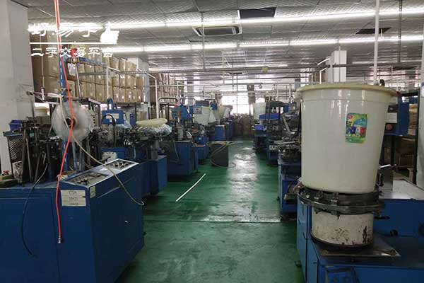 东莞望牛墩工厂废料回收现场图片三