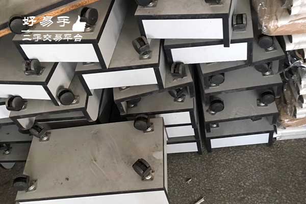 东莞茶山博头工厂办公家私回收现场图片三