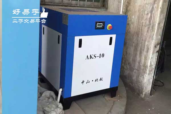 东莞厚街赤岭螺杆式空压机回收现场图片一