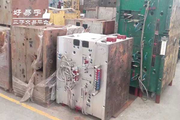 深圳光明茨田埔汽车注塑模具回收现场图片三