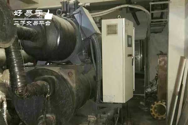 深圳大鹏东山水冷螺杆中央空调回收现场图片二