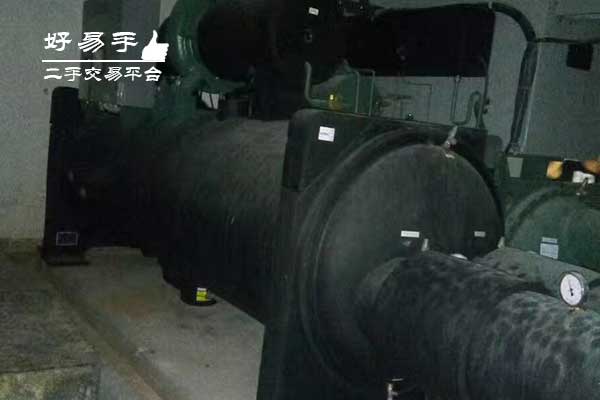 东莞清溪浮岗中央空调螺杆机组回收现场图片二
