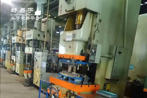 东莞大朗高英油压机液压机回收现场图片二