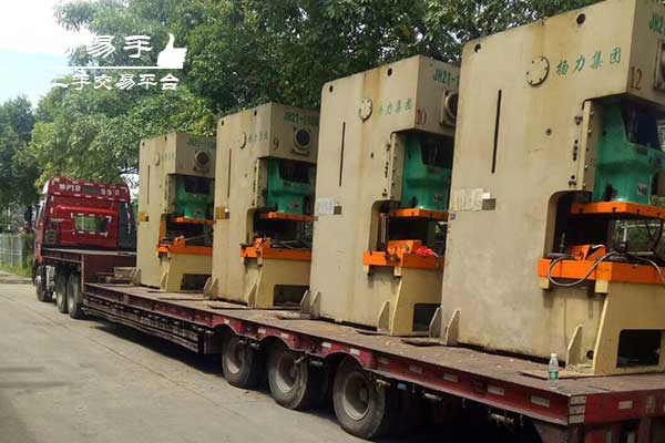 东莞大朗高英油压机液压机回收现场图片三