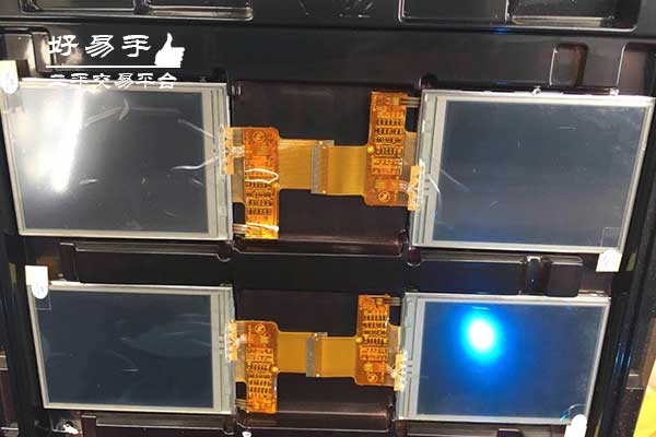 深圳龙岗国展手机屏幕总成回收现场图片二