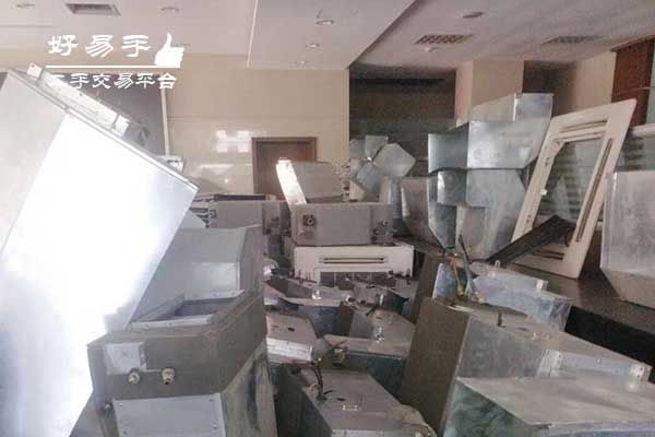 东莞常平黄泥塘工厂中央空调回收现场图片三