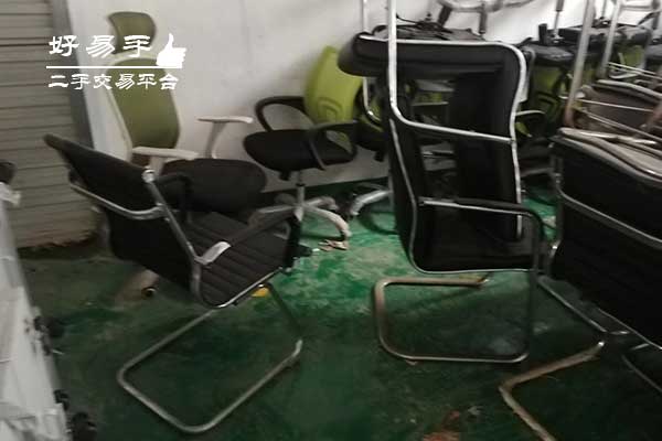 深圳龙岗吉祥工厂办公座椅回收现场图片三