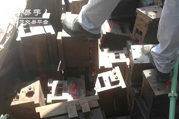 深圳宝安桥头注塑机模具铁回收现场图片一