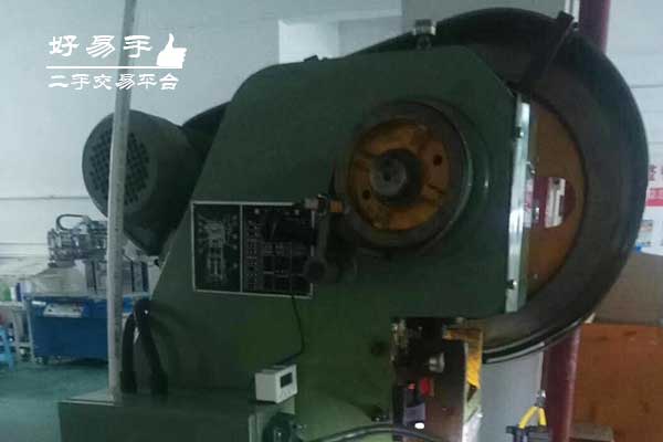 东莞清溪荔横黑白胶模切冲床回收现场图片一