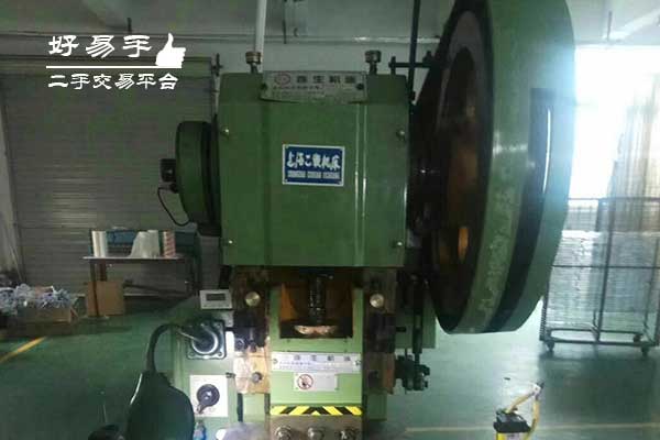 东莞清溪荔横黑白胶模切冲床回收现场图片三