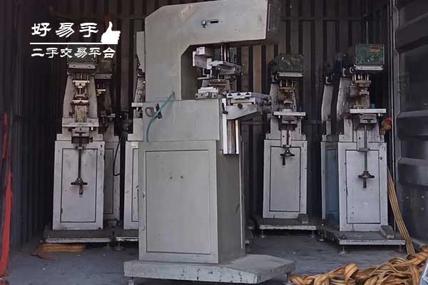 东莞石排庙边王气动移印机回收现场图片一
