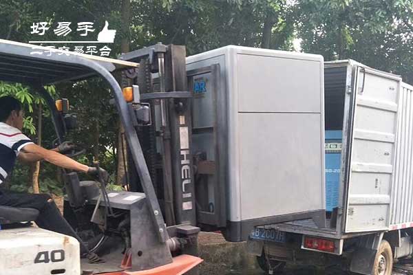 东莞大岭山农场螺杆式空压机回收现场图片二