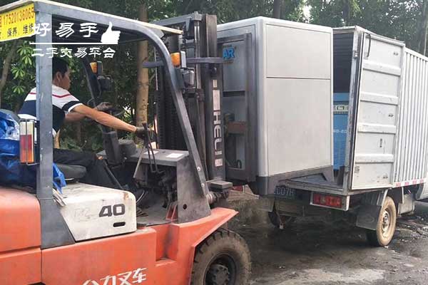 东莞大岭山农场螺杆式空压机回收现场图片三