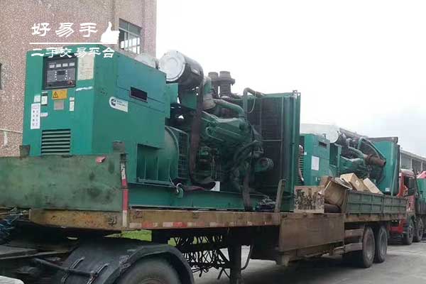 深圳龙华润城康明斯发电机组回收现场图片三