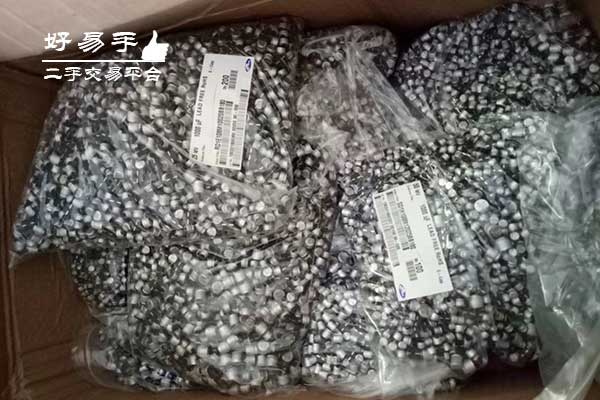 深圳龙岗沙塘布贴片铝电解电容回收现场图片三
